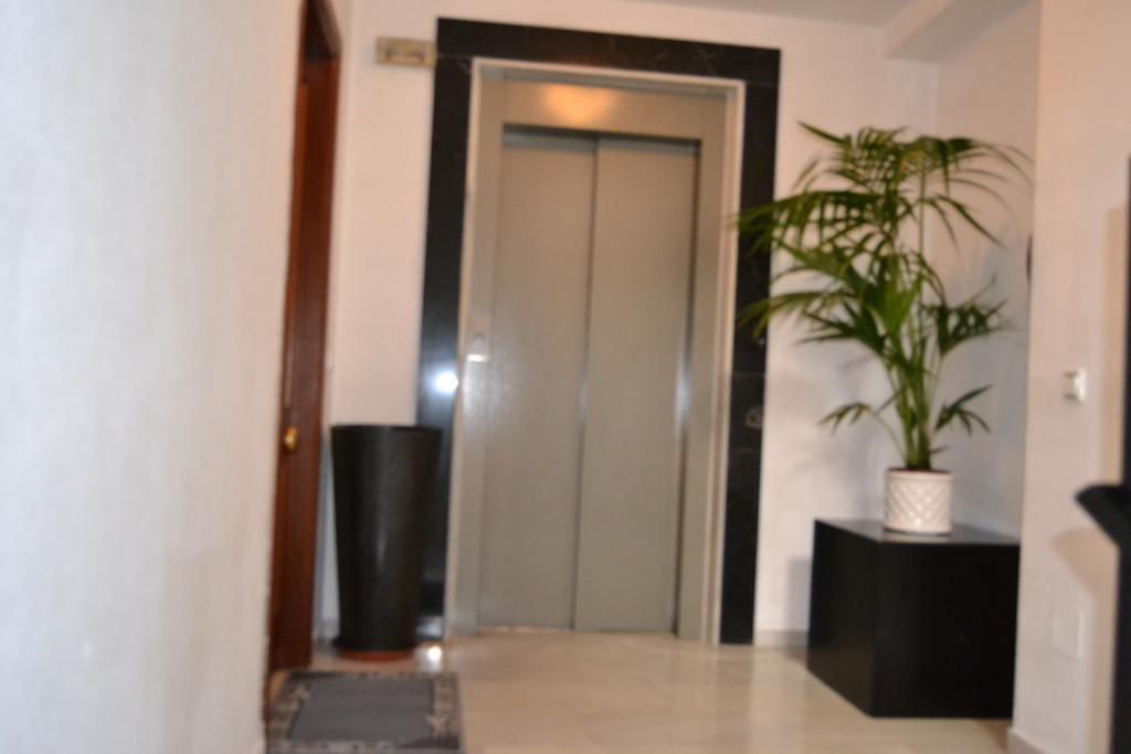 Hostal Gonzalez Марбеля Екстериор снимка